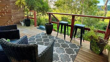 Estúdio superluxo, banheira de imersão, vista para o jardim | Terraço/pátio