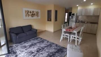 Apartment, Balcony | Living area