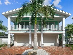 Exterior - Modern Coastal Home (St. Petersburg)