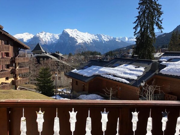 Property grounds - Vrbo Property (Morillon)