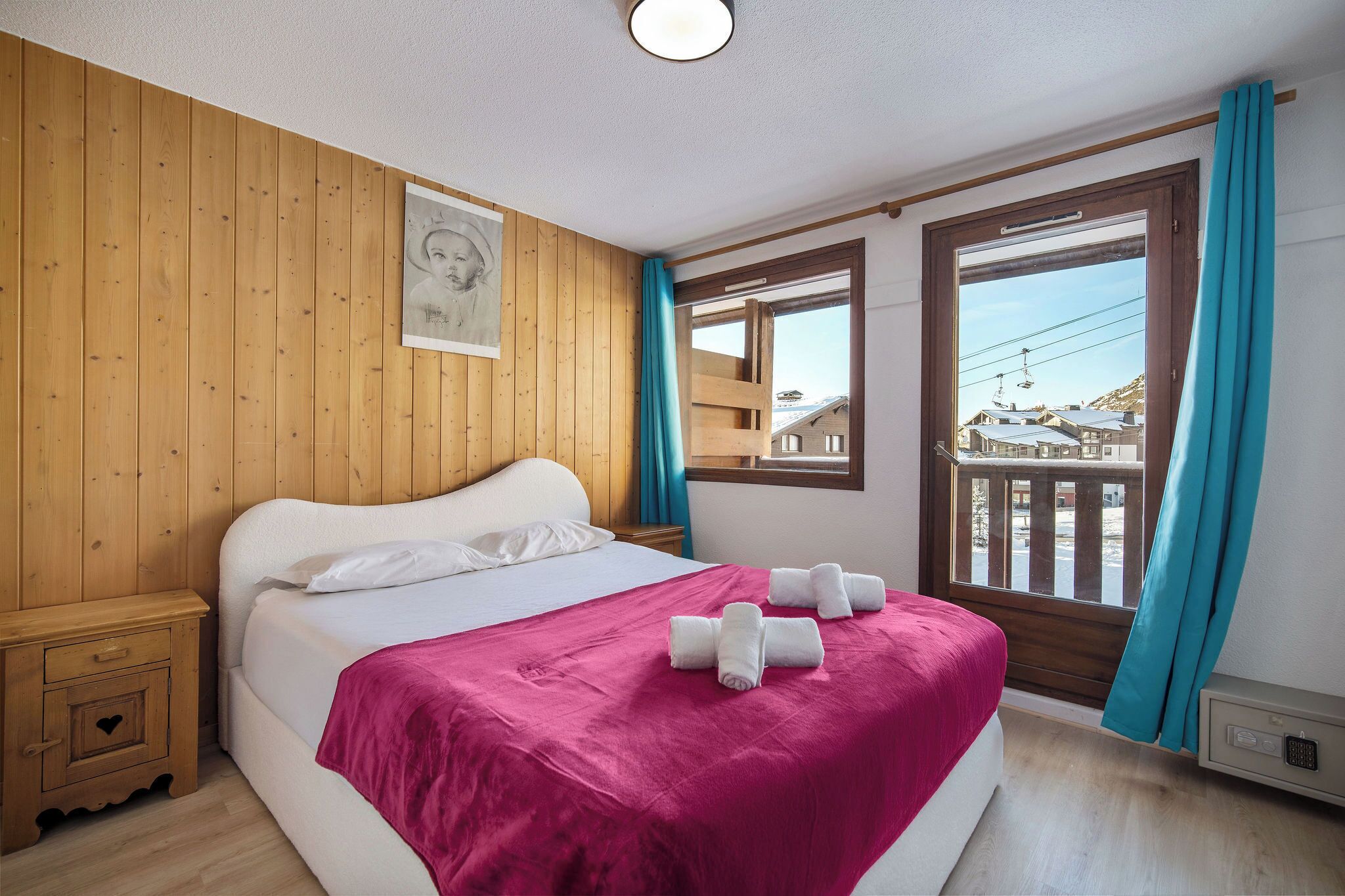 Deluxe Apartment, Balcony, Mountain View | Laptop workspace, free WiFi