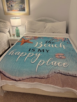 1 bedroom, iron/ironing board, WiFi, bed sheets - Cozy Beach Escape (Ocean City)