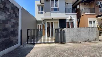 House, 3 Bedrooms | Exterior