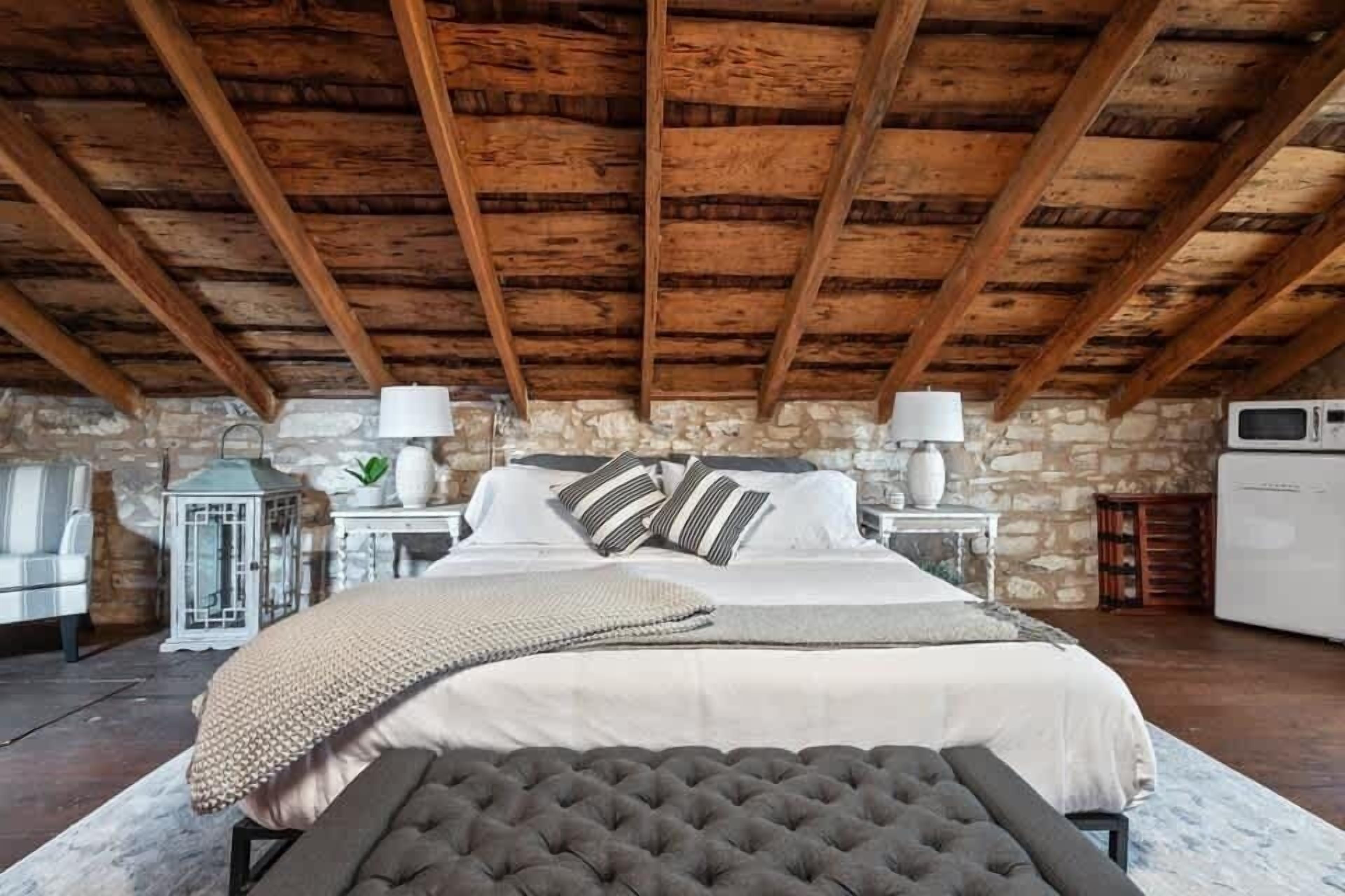 WiFi, bed sheets