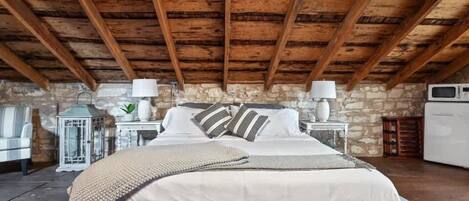 WiFi, bed sheets