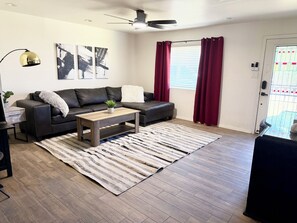 Smart TV - Tempe Oasis w Pool, Spa and Garage! (Tempe)