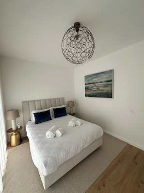 4 bedrooms, iron/ironing board, Internet, bed sheets - Home Sweet Home. (Parchal)