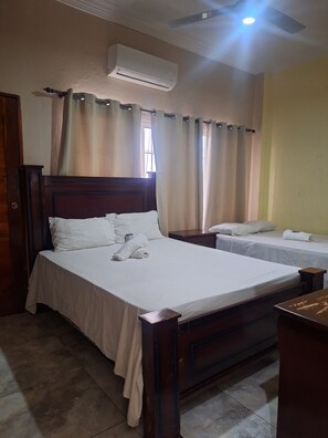 Room - Apto. two rooms,3 beds, 2Ac, 2 Tv, 2Baths, kitchen and Balcony.Caribean Sea view (Santo Domingo)