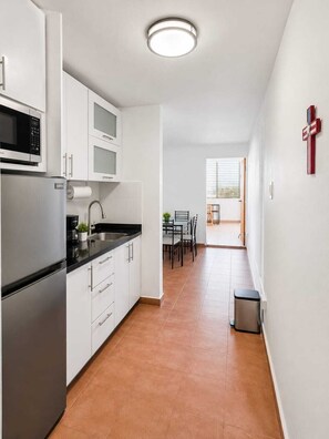 Private kitchen - Ocean View Paradise in Isla Verde Ocean Park (San Juan)