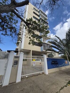 Exterior - Ocean View Paradise in Isla Verde Ocean Park (San Juan)