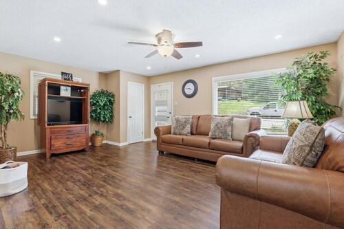 Peaceful North Little Rock Home w Backyard!