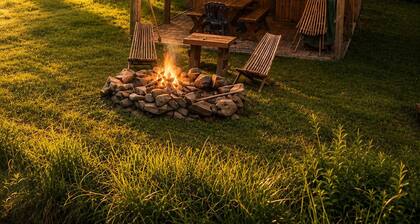 Cozy Cabin w/Pavilion, Deck, Fireplace & FirePit