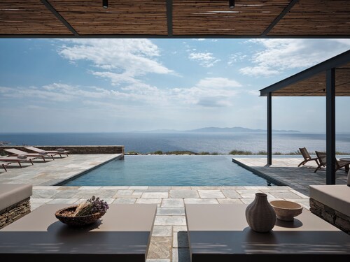 Naēllea - Luxury 5 bedroom villa