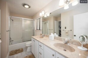 Hair dryer, towels, soap, toilet paper - Lake Fairfield Getaway with Resort Amenities (Sapphire)