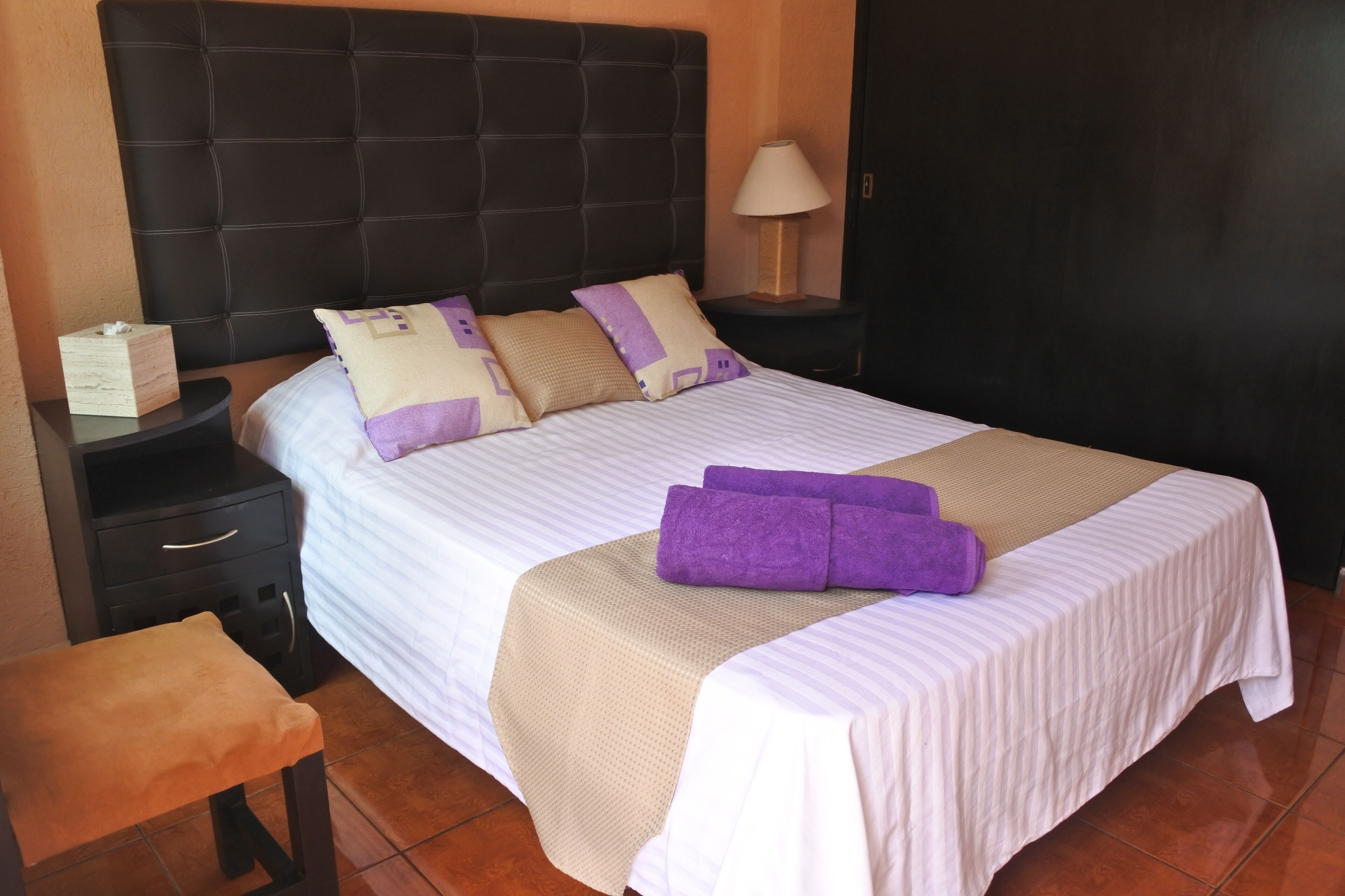 Wi-Fi de cortesia, roupa de cama