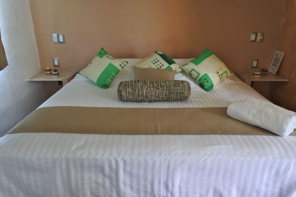Superior Double Room | WiFi (free), bed sheets