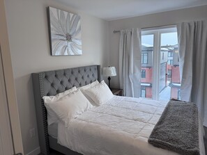 Room - Luxurious townhouse near Ottawa Airport YOW (Ottawa)