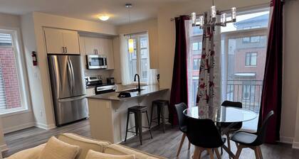 Luxurious townhouse near Ottawa Airport YOW