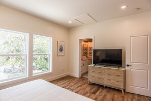 3 bedrooms, iron/ironing board, WiFi, bed sheets - Ozello Trail Sunrise Cottage (Crystal River)