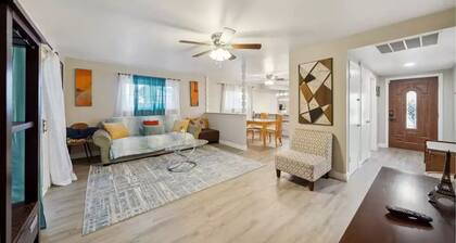 Canyon Country 3BR Retreat w/ Patio & Mt. Views