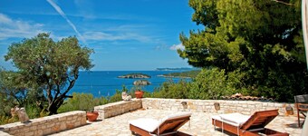 Captain Mikes Villa