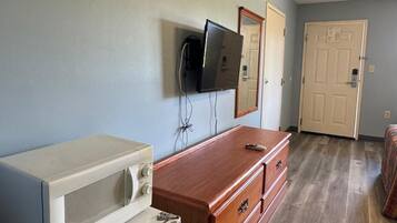 Desk, iron/ironing board, free WiFi, bed sheets