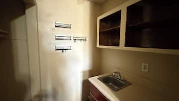 Suite, 1 King Bed, Non Smoking | Room amenity