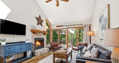 Secluded Townhome 15 min from Downtown