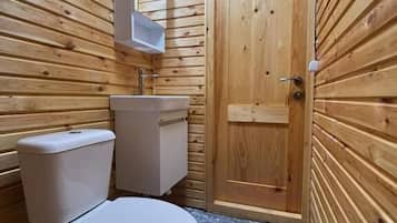 Double or Twin Room, Balcony, Courtyard View | Bathroom