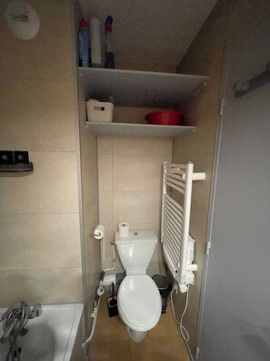 Handtücher, Toilettenpapier