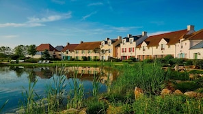 Exterior - Spacious 2BR Townhouse Near Disneyland Paris (Bailly-Romainvilliers)