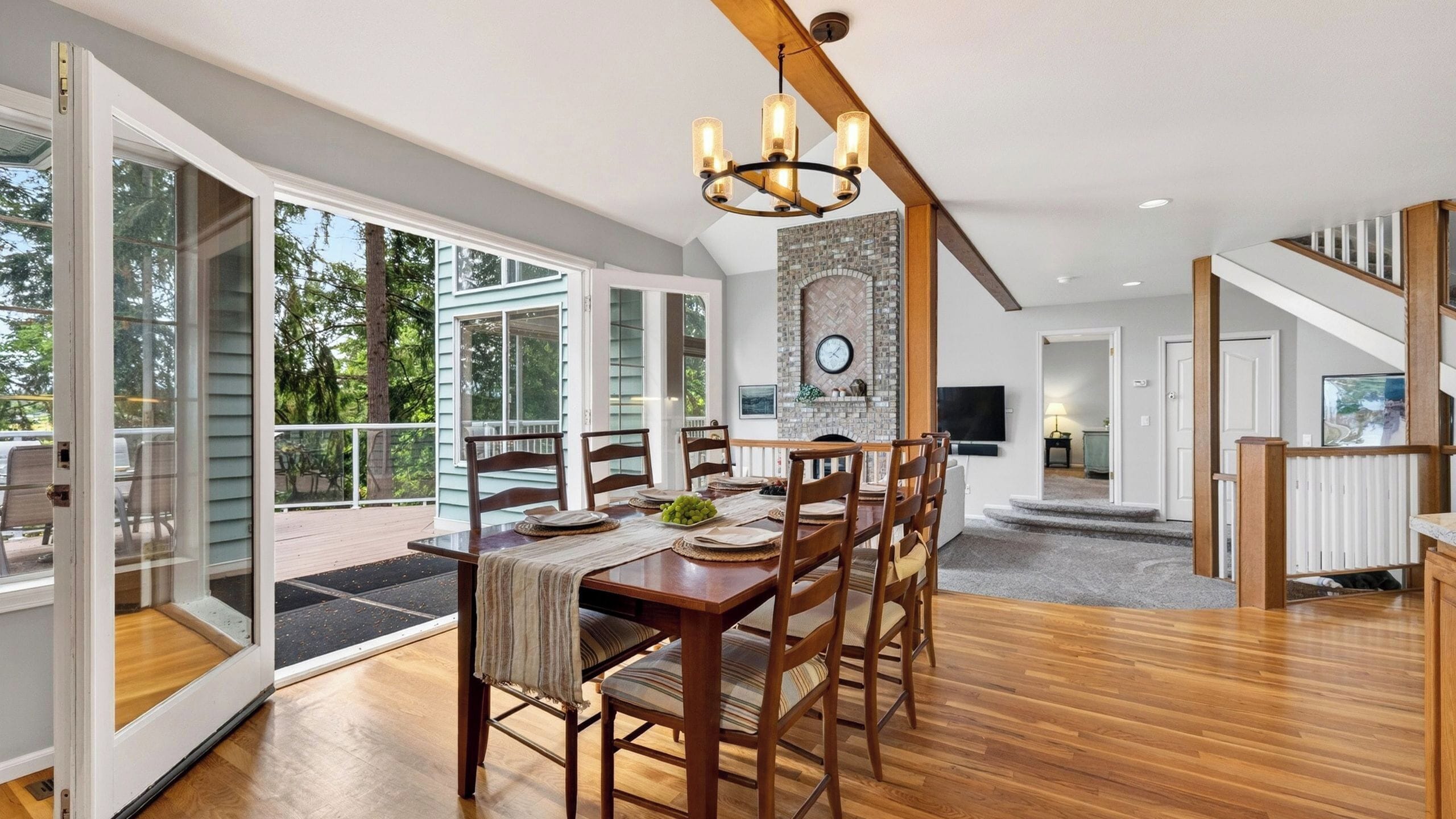 House (5 Bedrooms) | Interior