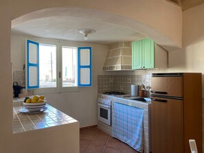 Private kitchen - A typical fisherman's cottage. (Favignana)