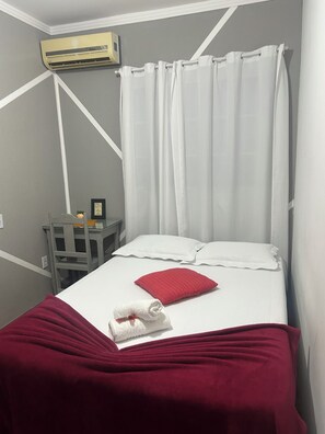 Economy Double Room | Free WiFi - Pousada e Hostel Flórida (São Carlos)