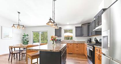 Golf Course Retreat at Lake Arrowhead with Hot Tub