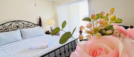3 bedrooms, iron/ironing board, travel crib, free WiFi
