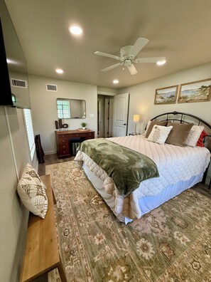 WiFi, bed sheets - The River House at Sleepy Hollow - Sleeps 14 - Family Retreat (Ingram)