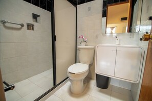 Bathroom - Comfort and tranquility for a perfect stay (Tlalixtac de Cabrera)