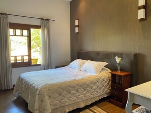 5 bedrooms, iron/ironing board, travel cot, free WiFi