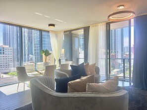 Interior - X Lounge IX-Signature Skyline Residence (Miami)