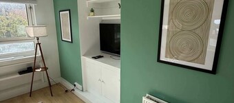 Stylish 1-Bed Apartment near Guildford Station