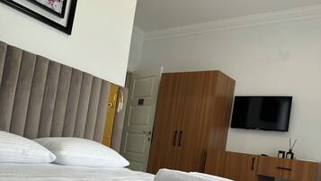 Basic Quadruple Room, Sea View | Free WiFi