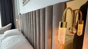 Chambre Quadruple, vue mer | Minibar, Wi-Fi gratuit