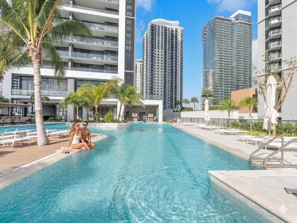 Outdoor pool - Miami Vacation Rentals Downtown with Pool (Miami)