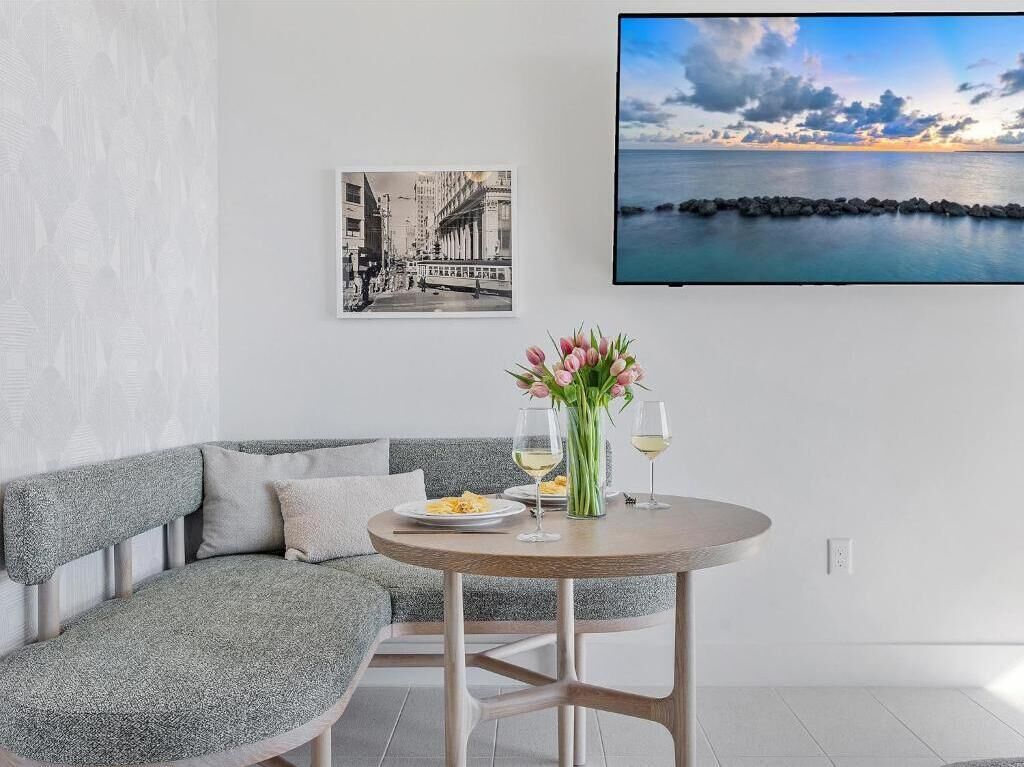 Premium-Apartment, Balkon, Stadtblick | Innenbereich