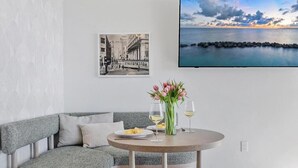 Apartamento Premium, balcón, vistas a la ciudad | Interior