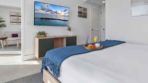 Apartamento Premium, balcón, vistas a la ciudad | Ropa de cama de alta calidad y edredones de plumas