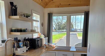 Cozy Tiny Home Near DE Turf & Bay • Heron’s Nest Suite B 1BR w/ AC, Dover