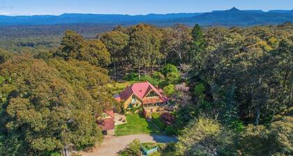 Petana Farm Stay - Pet-friendly Country Retreat