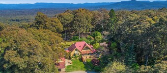 Petana Farm Stay - Pet-friendly Country Retreat